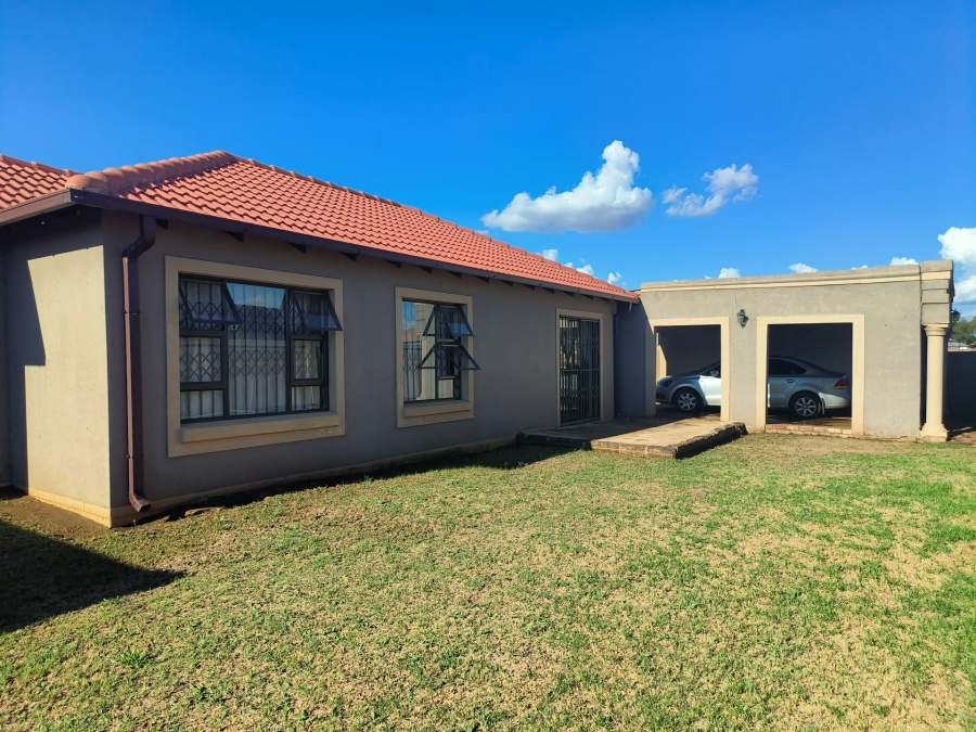 3 Bedroom Property for Sale in Ellaton North West